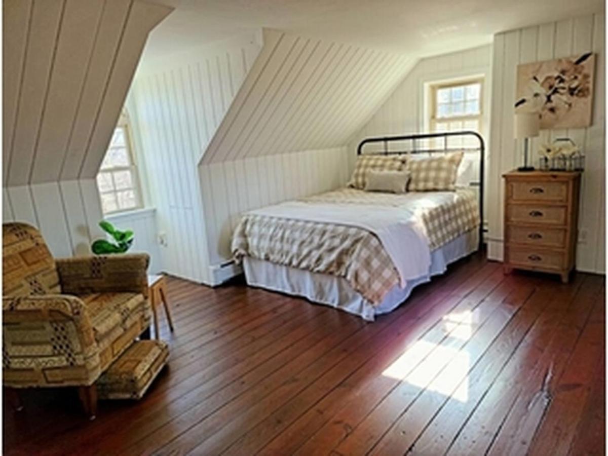 Downingtown Manor - 1900S Farmhouse With Creek Views מראה חיצוני תמונה
