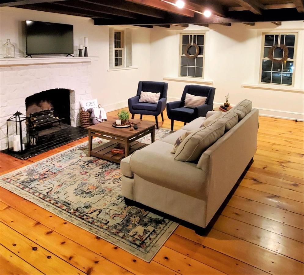 Downingtown Manor - 1900S Farmhouse With Creek Views מראה חיצוני תמונה